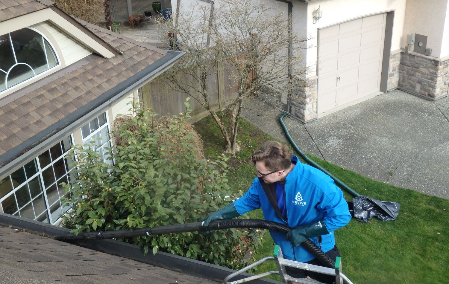 Gutter Cleaning Service Company Near Me in Surrey BC 102
